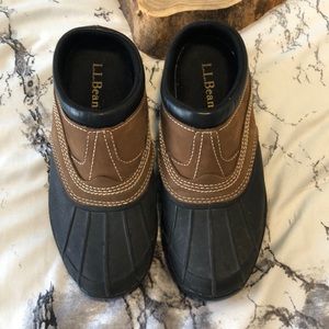 laceless duck boots